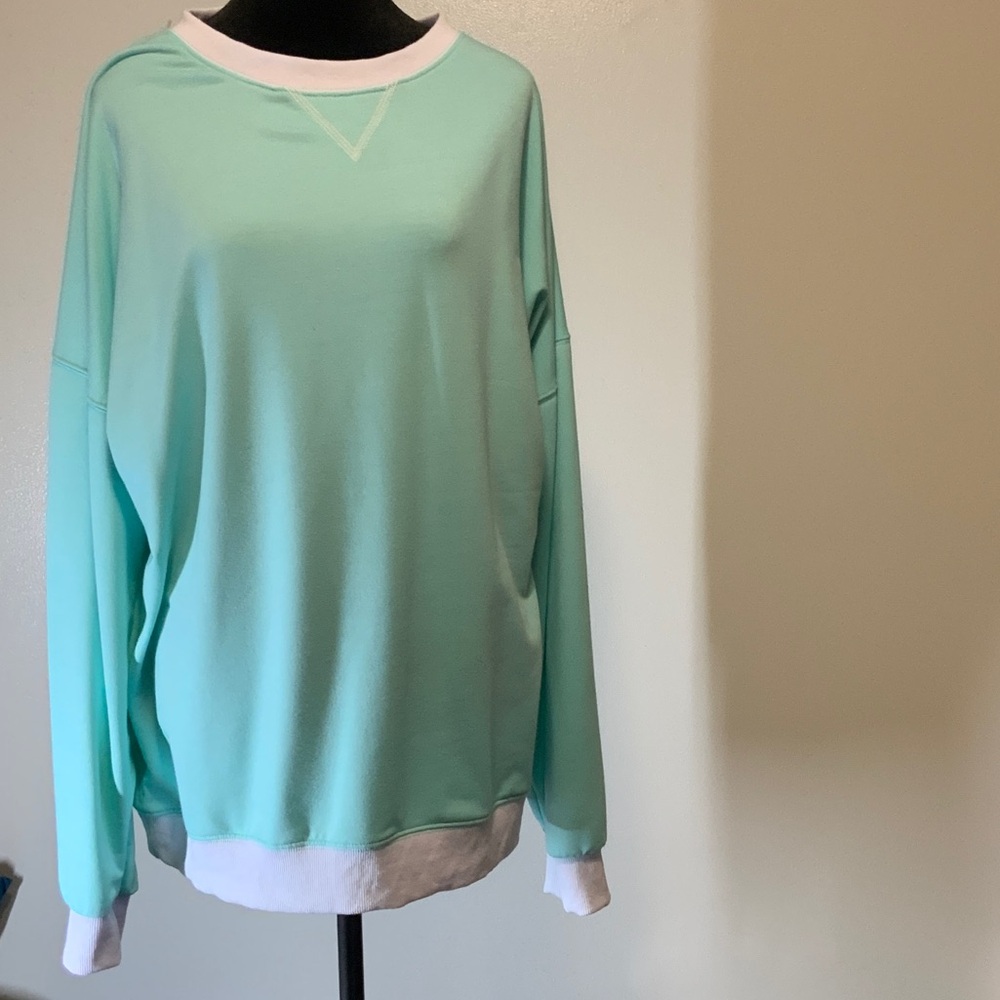 NWOT Aqua Women's Crew Neck Sweater